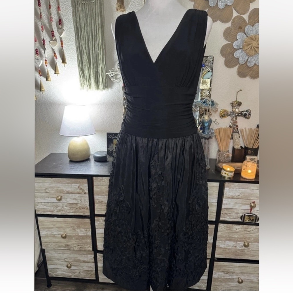 Willow GlennElegant Black Sleeveless Evening Dress Size 12